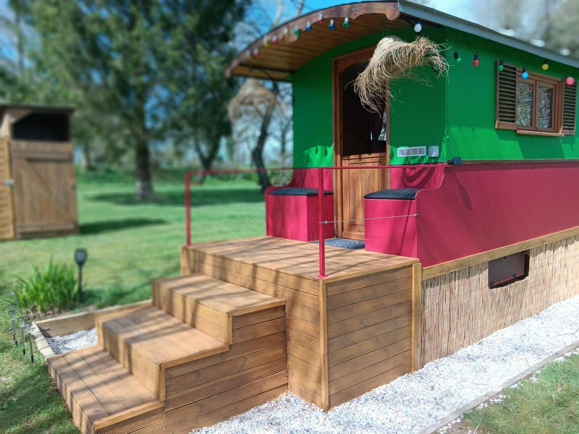 Le Val Daniniere B&B Adult Only Le Mesnil-Garnier Dış mekan fotoğraf