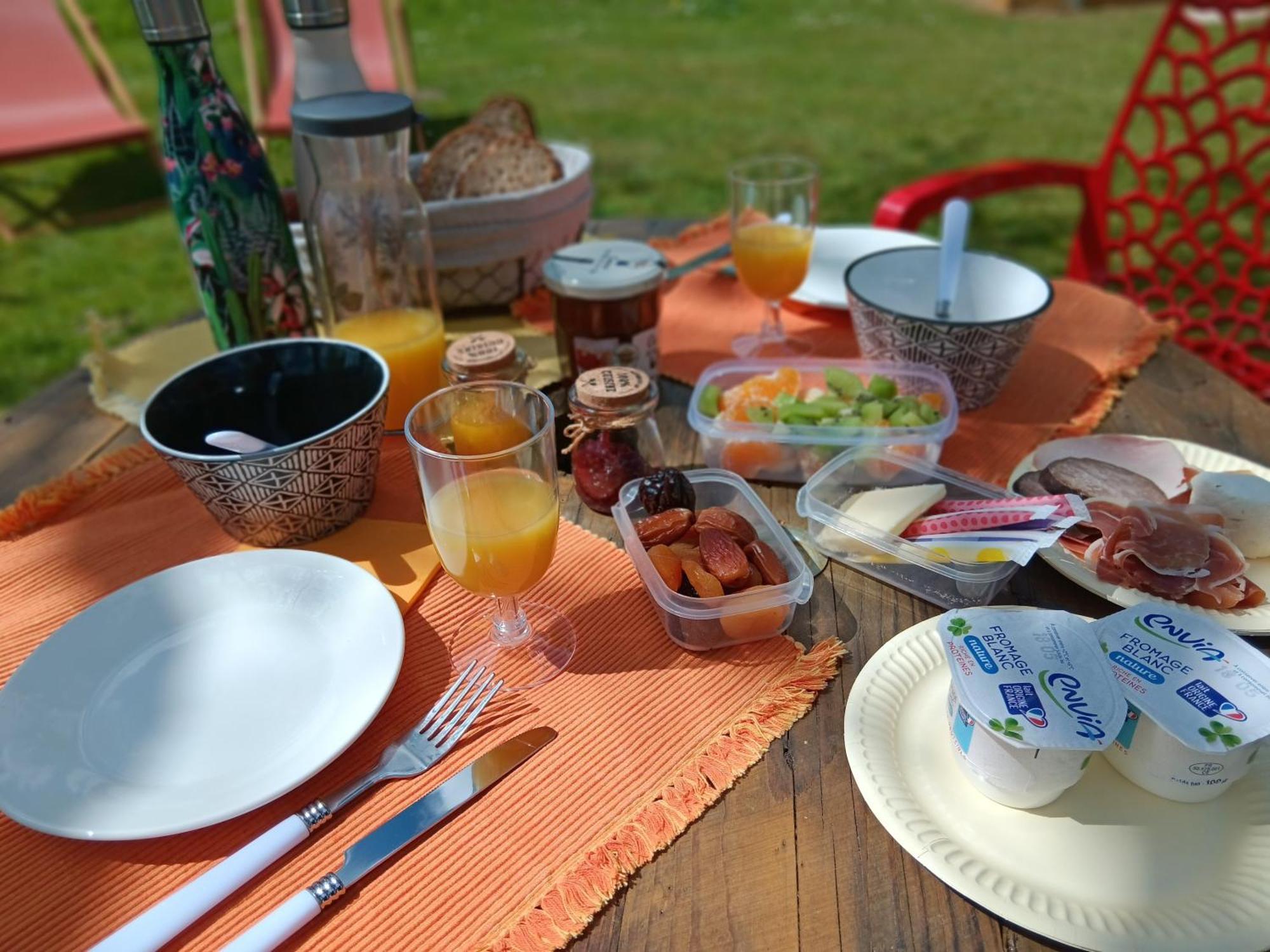 Le Val Daniniere B&B Adult Only Le Mesnil-Garnier Dış mekan fotoğraf